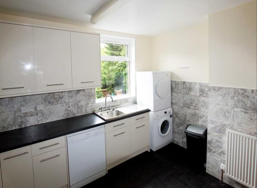 Christchurch Road - Image 2