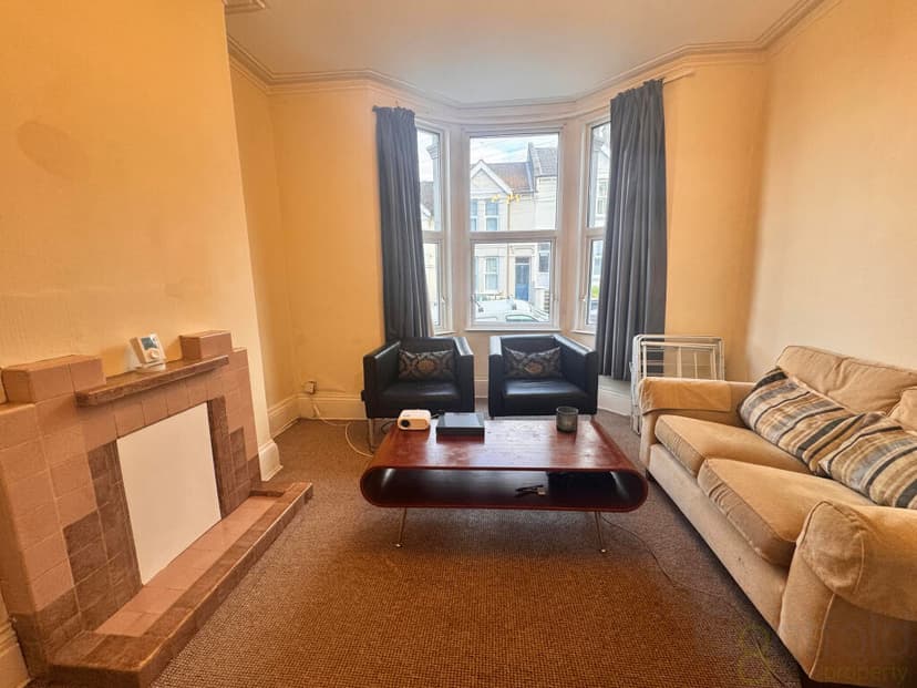 Whippingham Road - Image 2