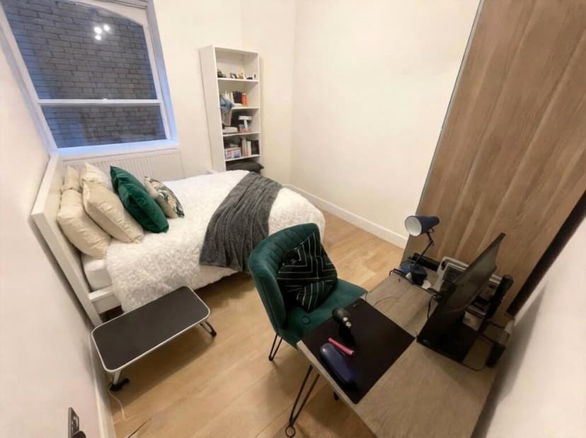 Carlton Chambers - Image 2