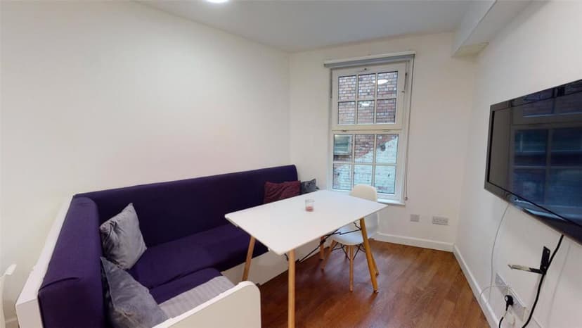 9 Pipe Lane Apartments - Image 2