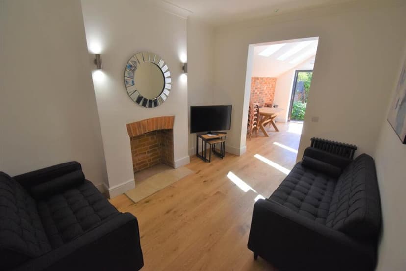 Donnington Road - Image 5