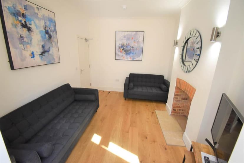 Donnington Road - Image 4