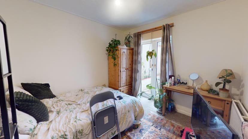 Viaduct Road - Image 2