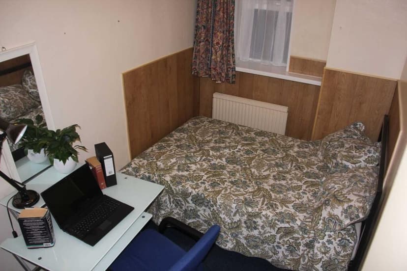 Christchurch Road - Image 3