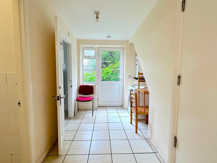 Holland Street - Image 3