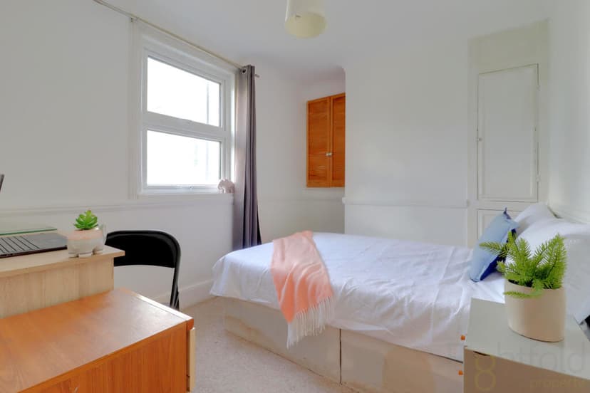 Southover Street - Image 6