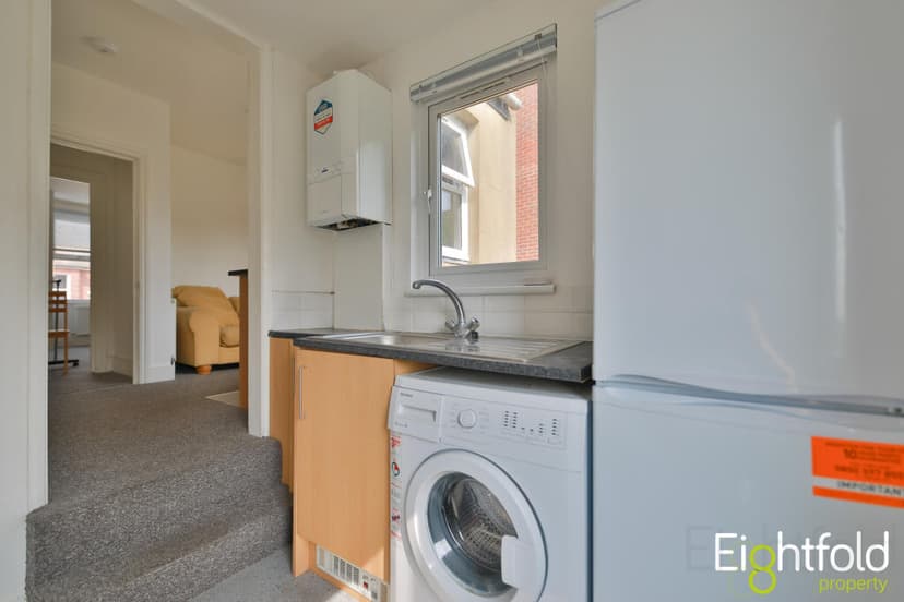 Shanklin Road - Image 8