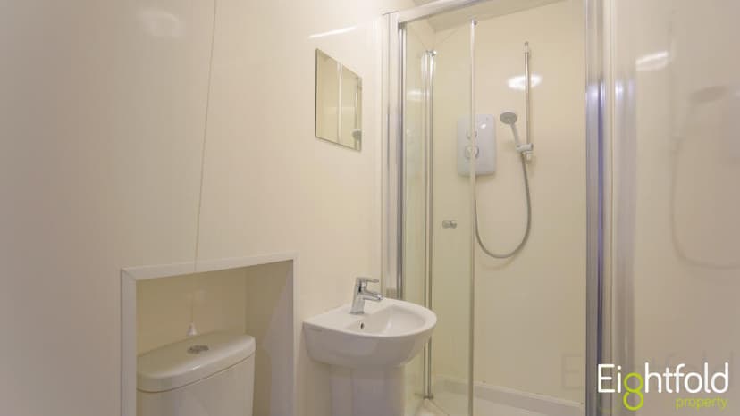 Cromwell Road - Image 4