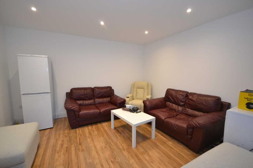 Blenheim Road - Image 2