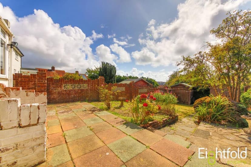 Major Close - Image 7