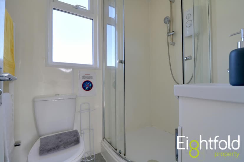 Park Close - Image 3