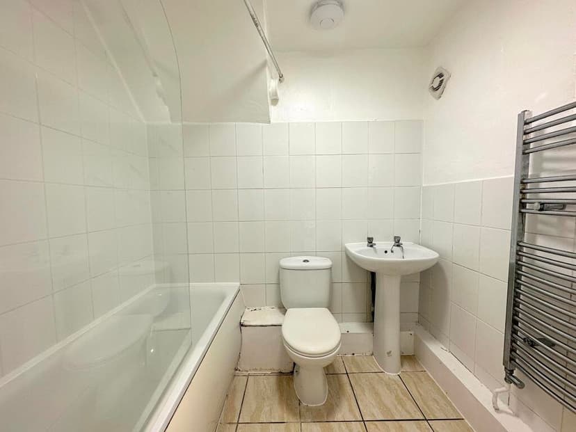 Holland Street - Image 4