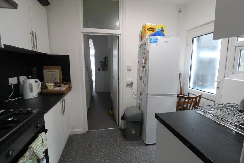 Brading Road - Image 4