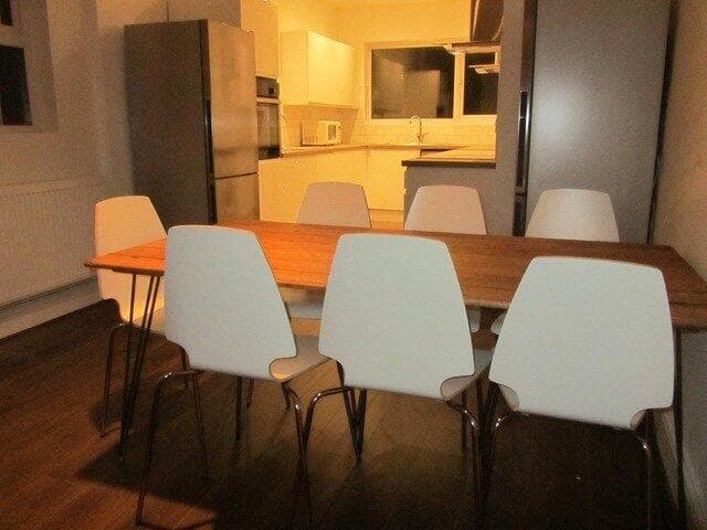 Fishponds Road - Image 5