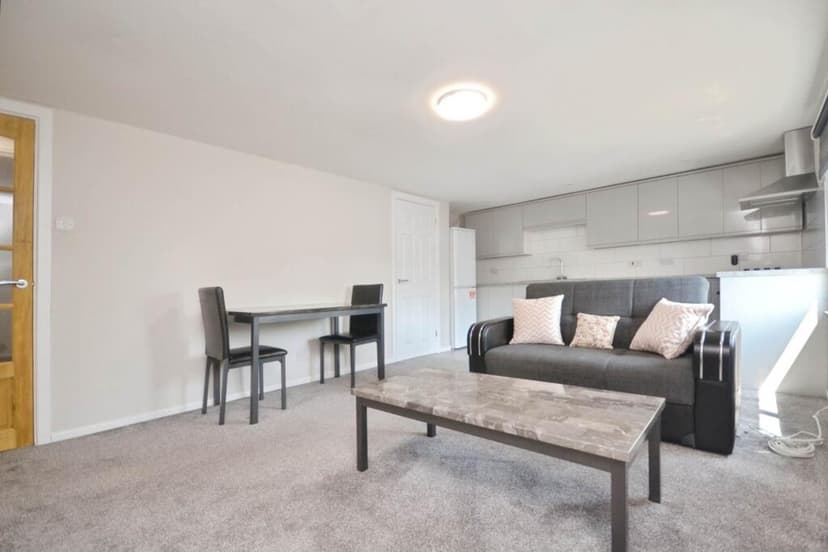 Erleigh Road - Image 1