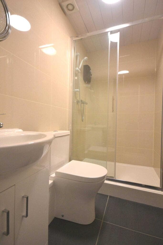 Pitcroft Avenue - Image 3