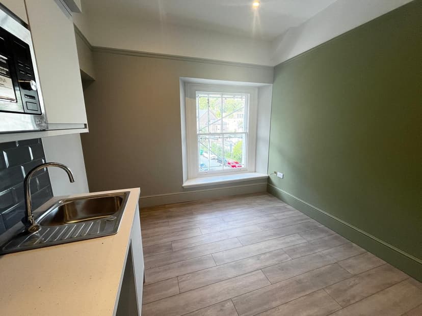 62 Walter Road - Image 3