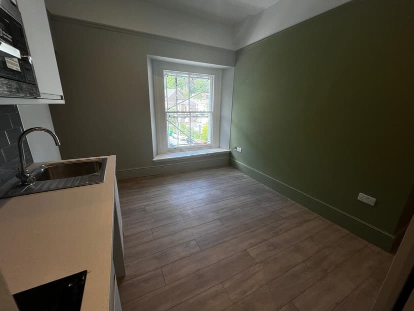 62 Walter Road - Image 7