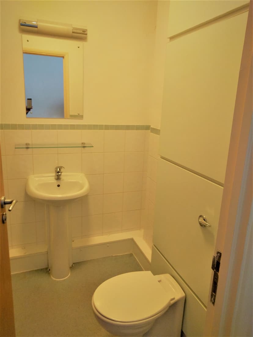 58-60 The Kingsway, Portland House - Image 2