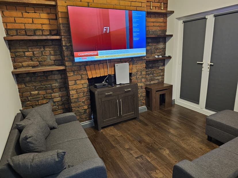 48 Baglan St - Image 6