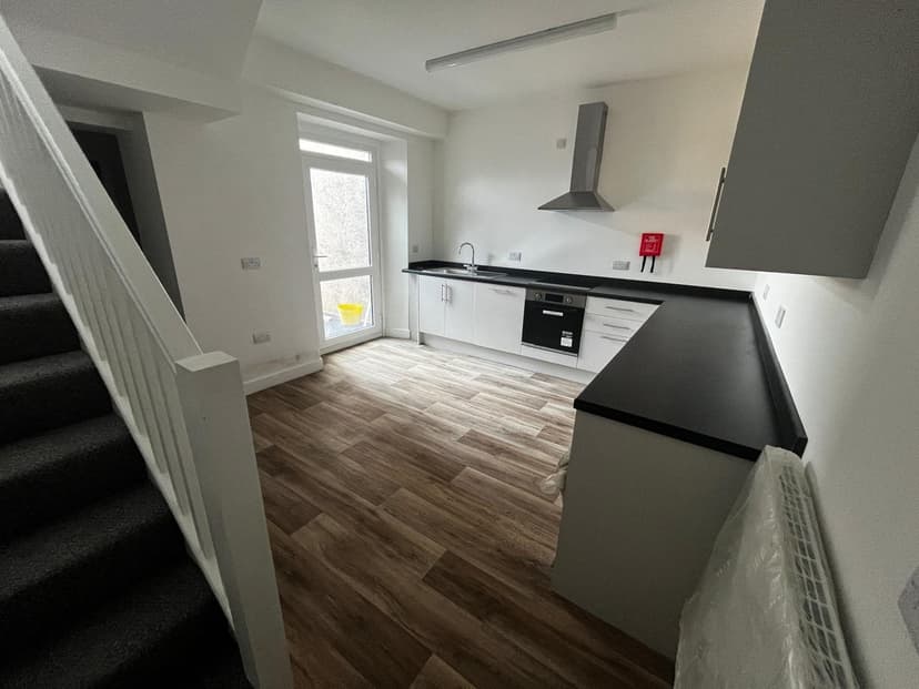 85 Norfolk Street - Image 1