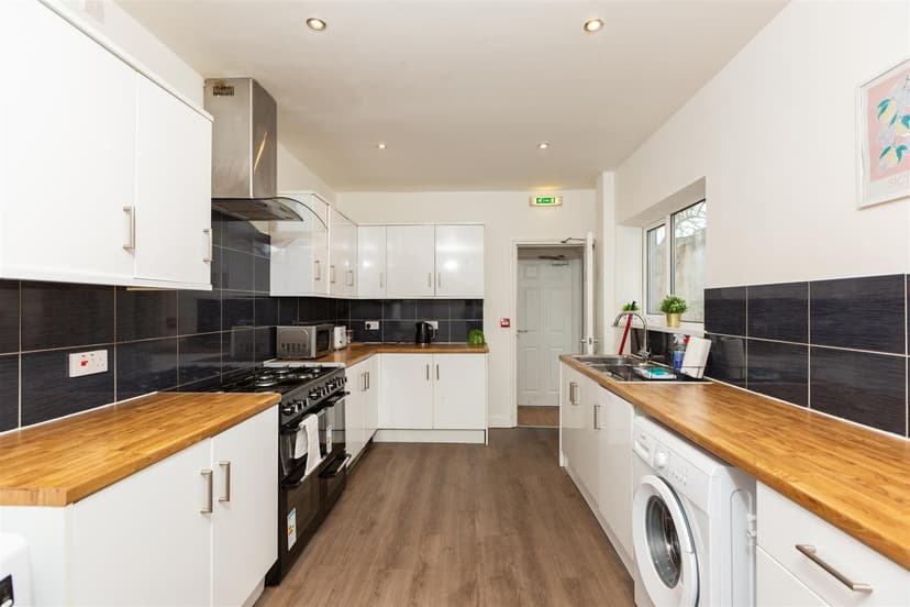 8 St Albans Road - Image 6