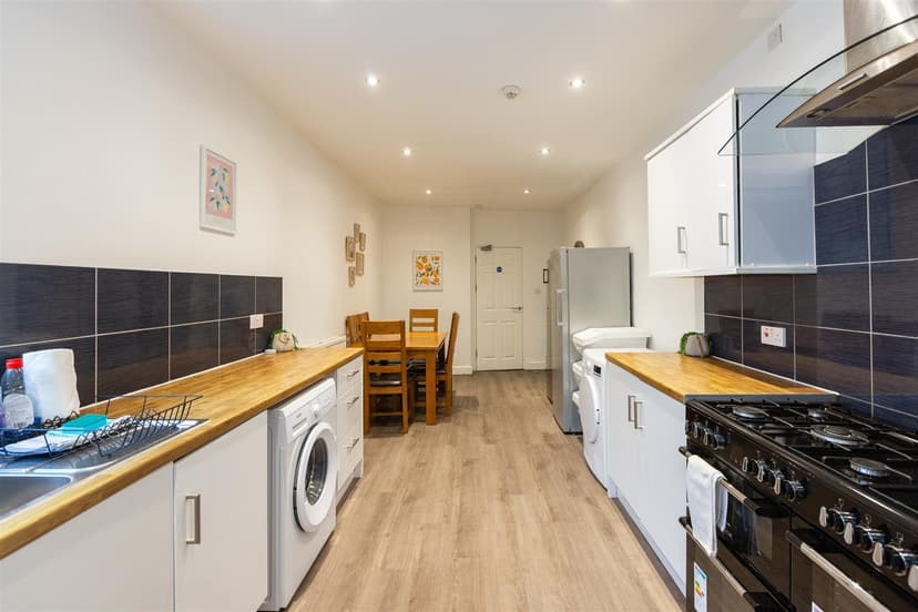 8 St Albans Road - Image 7
