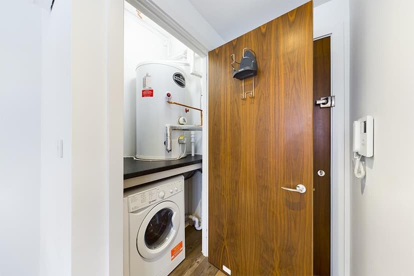 12, Croydon Road - Image 8