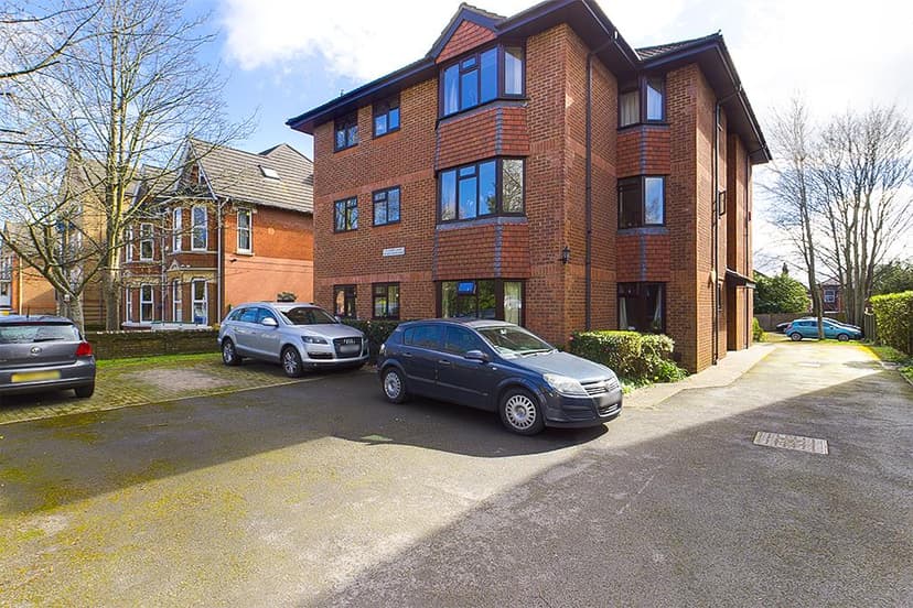 56, Hubert Road - Image 1