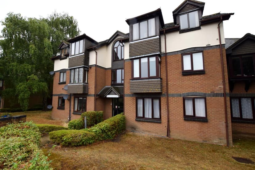 Flat 17, Edencroft, Wheeleys Road - Image 3