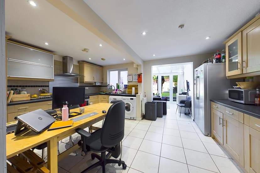 Room 2, 31 Ranelagh Gardens - Image 2
