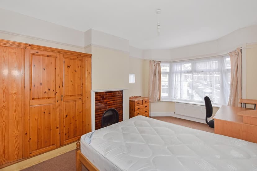 6, Coronation Road - Image 7