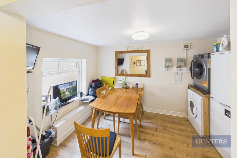 Room 1, 23 Emsworth Road - Image 4