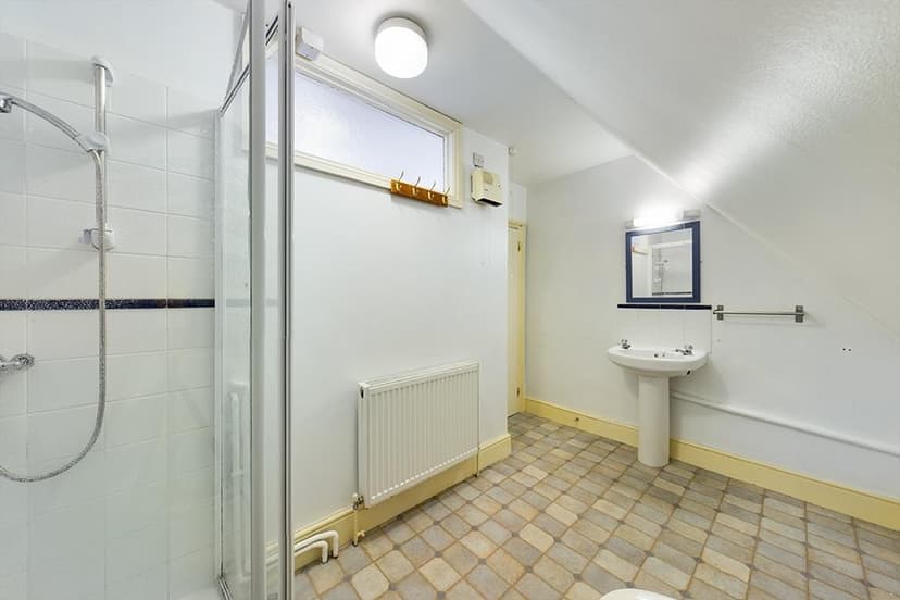 17, Heeley Road - Image 9