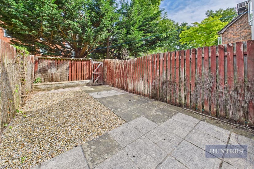 34 Berkeley Close - Image 18