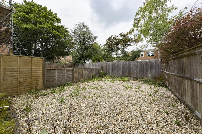 25A, Harold Road - Image 8