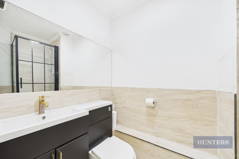 222, Hubert Road - Image 6