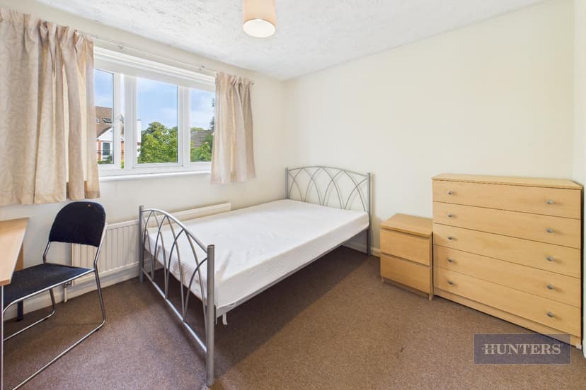 34 Berkeley Close - Image 11