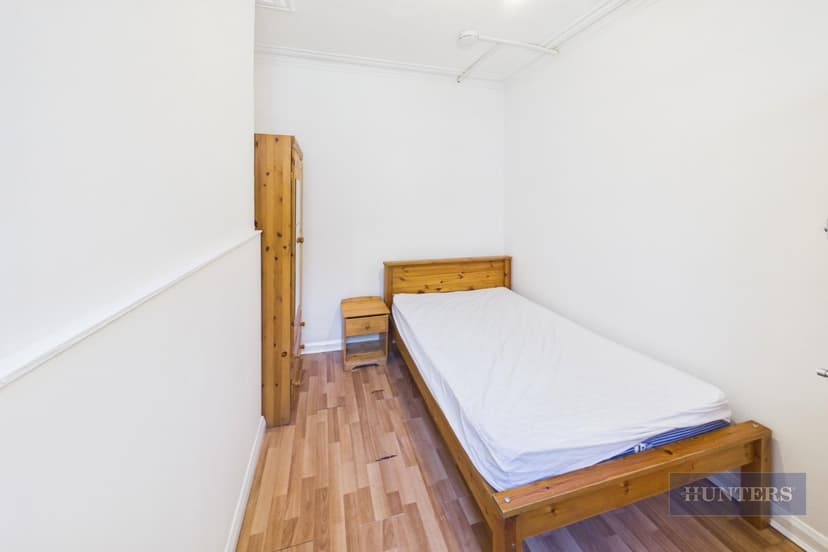 Room 2, 5 Thackeray Road - Image 6