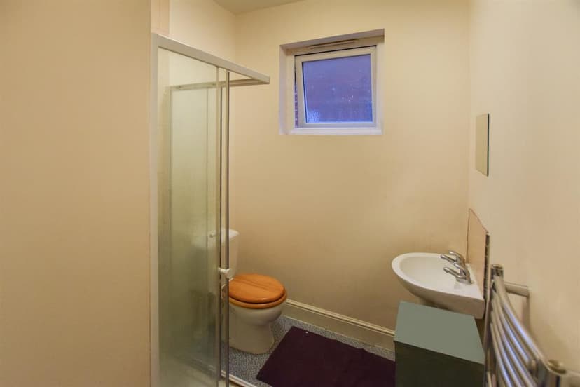 Room 6 67 Arthur Road - Image 4