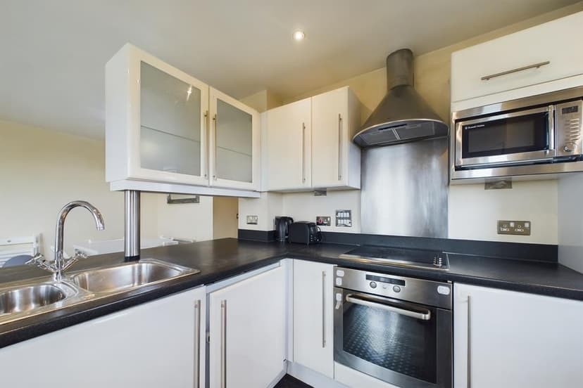 Flat 90, Oceana Boulevard Briton Street - Image 5