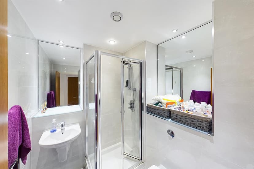 Flat 2, Oak Tree Lane - Image 8