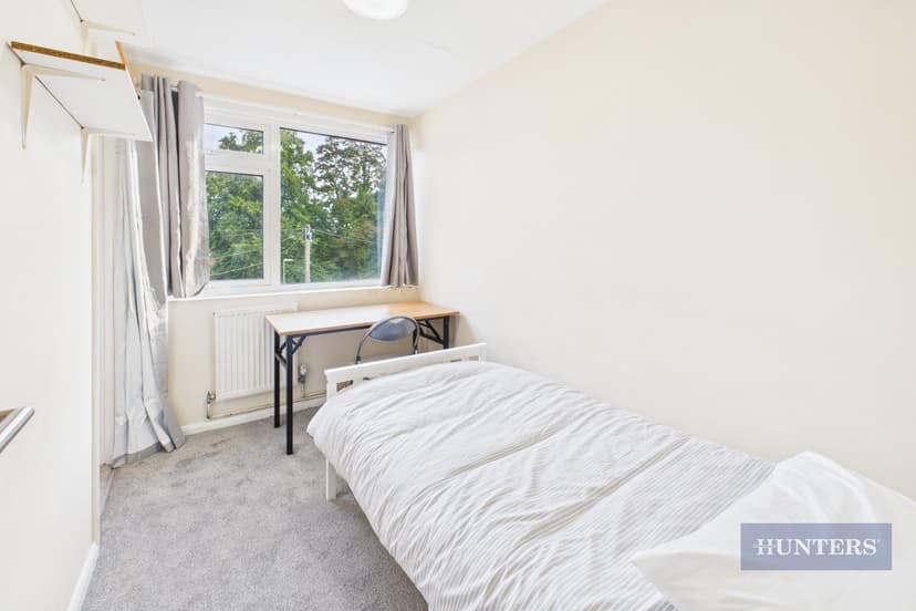 25A, Harold Road - Image 14