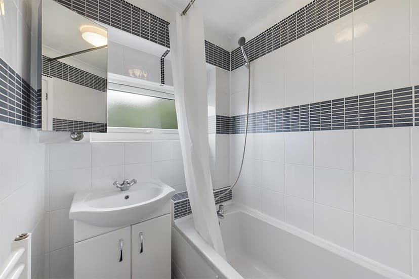 110, Tiverton Road - Image 6