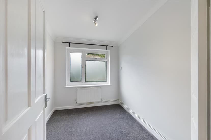 110, Tiverton Road - Image 5