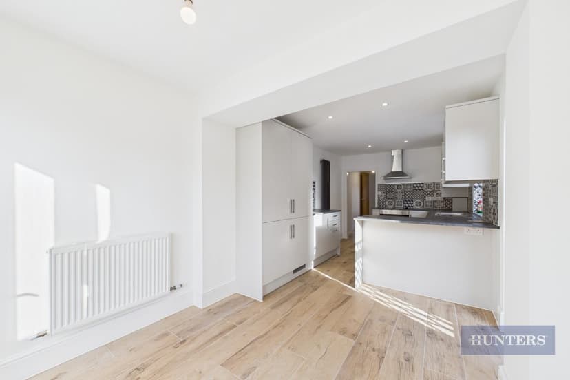 164, Hubert Road - Image 11