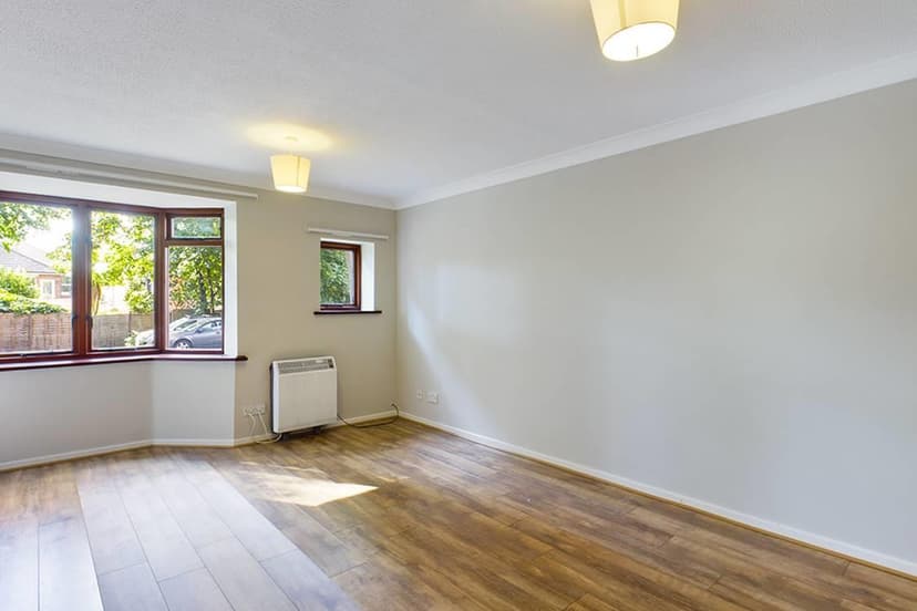 56, Hubert Road - Image 8