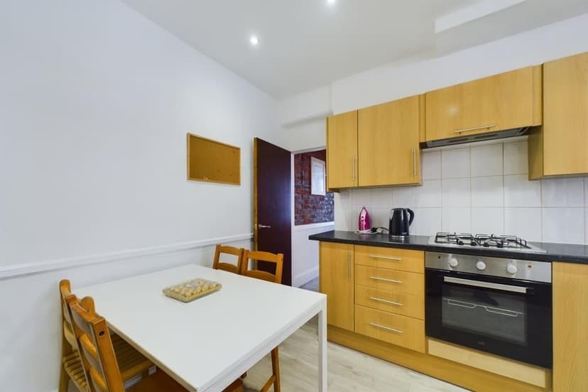 289, Dawlish Road - Image 2
