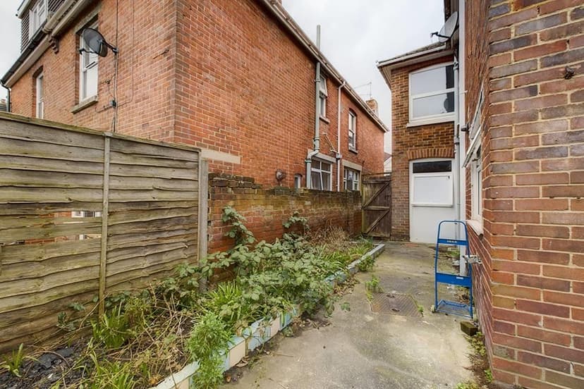 37, Quinton Road - Image 3