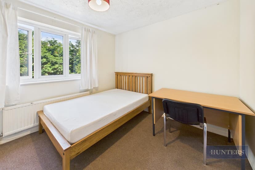 34 Berkeley Close - Image 15